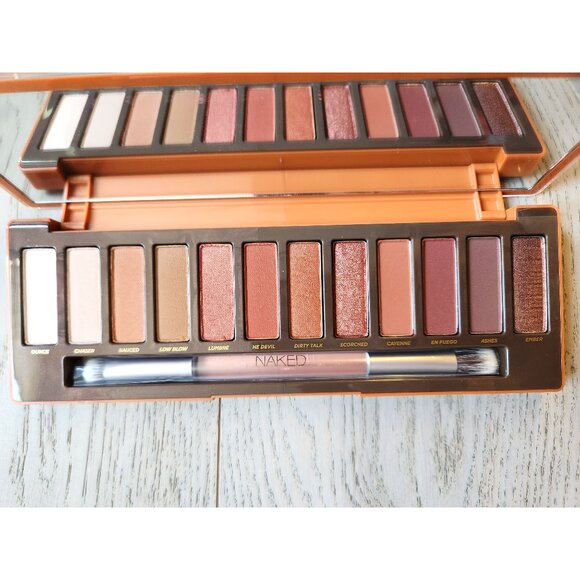 NWT Urban Decay Naked Heat Eyeshadow Palette RARE - Picture 8 of 8